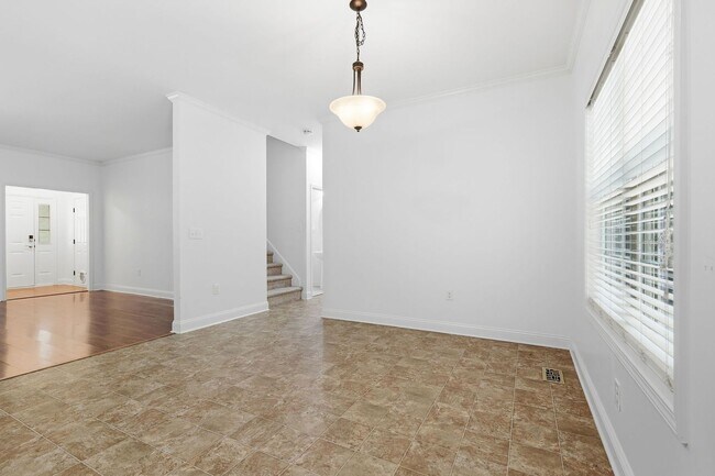 Building Photo - 3 Bed 2.5 Bath With wooded lot close to Fort Bragg!