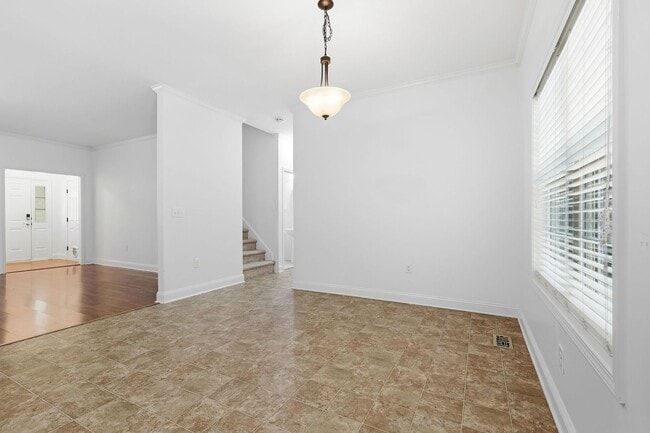 Building Photo - 80 Valor Cir