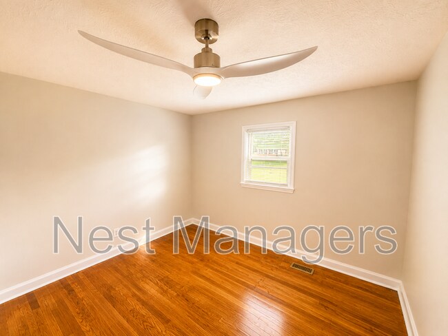 Building Photo - 1506 Swainey Ave