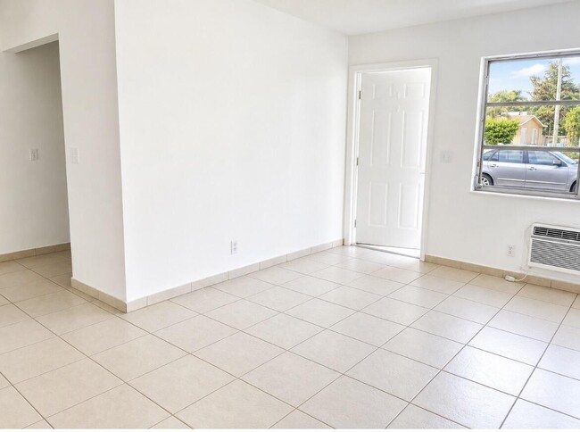 Building Photo - 4209 S Olive Ave