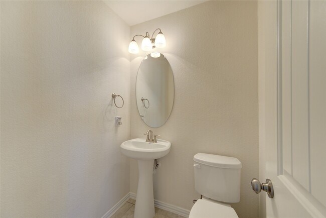 Building Photo - 6519 Point Hollow Ln