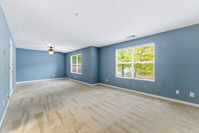 Building Photo - 1202 Par 3 Way