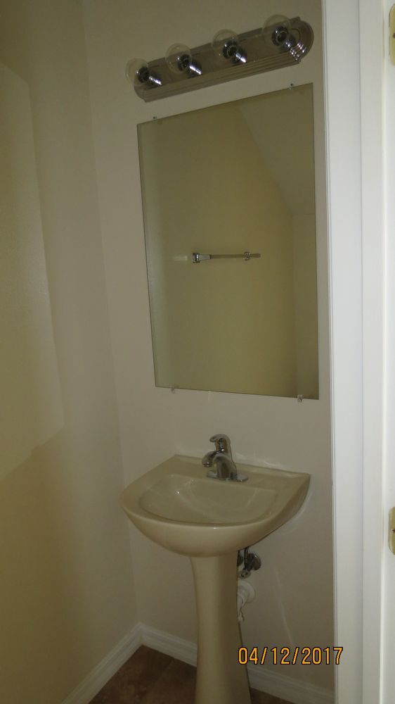 Building Photo - 3/2 Townhouse in Battaglia Community