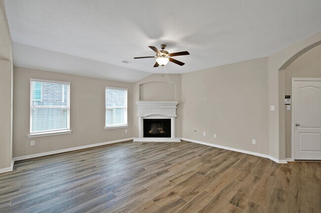 Building Photo - 187 Buckeye Dr