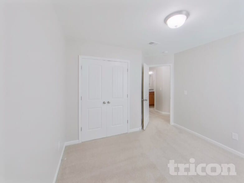 Building Photo - 9 Routhland Ct