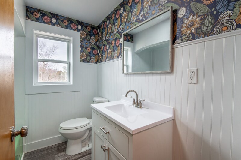 Building Photo - 601 Riverview Dr