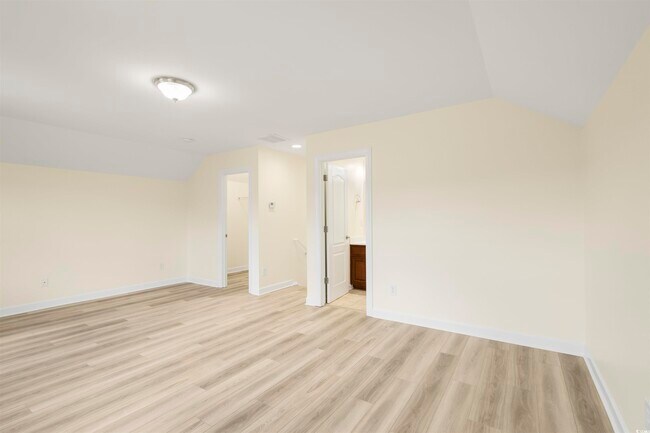 Building Photo - 3284 Saddlewood Cir