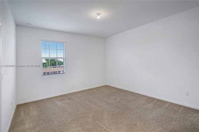 Building Photo - 1121 NW 41st Ln