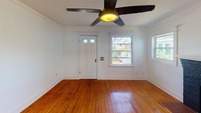 Building Photo - 340 N Cove Blvd