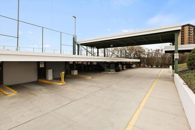 Building Photo - 301 N Beauregard St