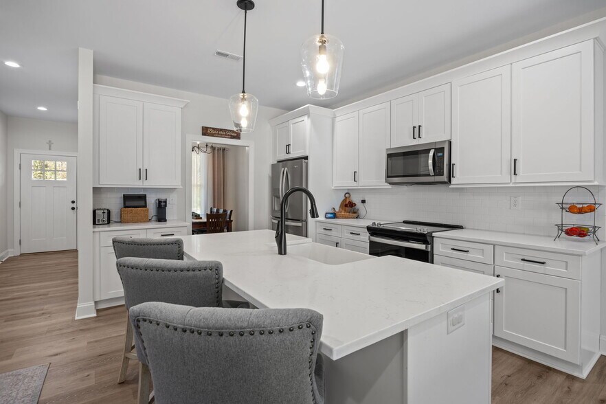 Building Photo - 346 Gun Club Dr