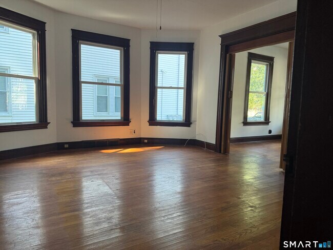 Building Photo - 251 Olivia St