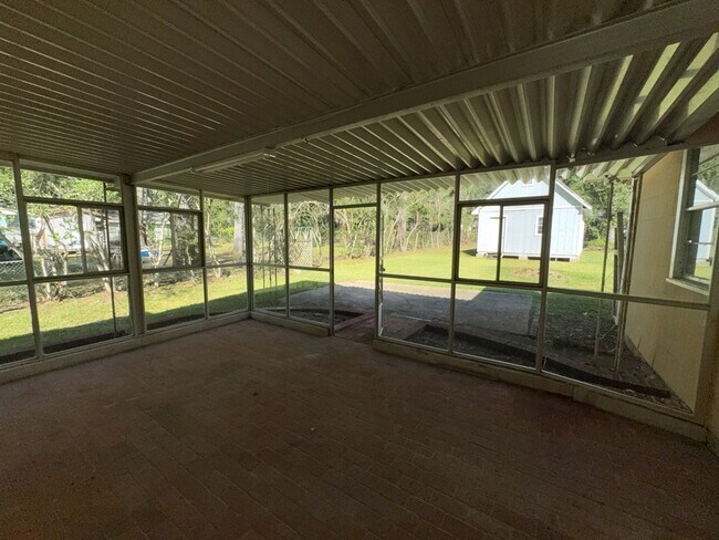 Building Photo - 3158 Peterson Dr