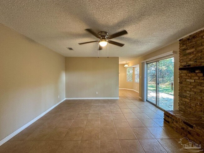 Building Photo - 3660 Buford Cir