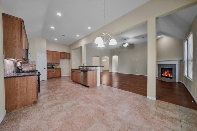 Building Photo - 25208 Forest Ledge Dr