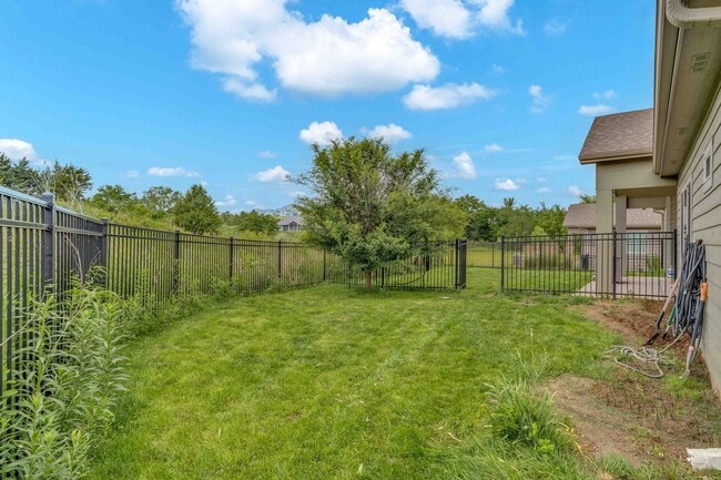 Building Photo - Italian Estates Property Management