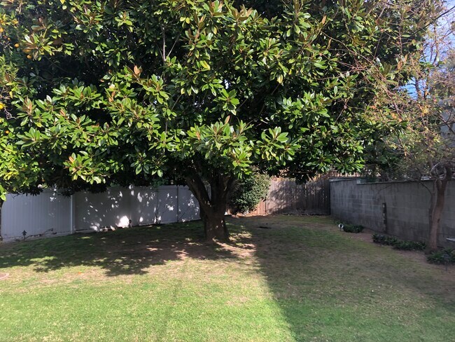 Building Photo - 251 Cll De Andalucia