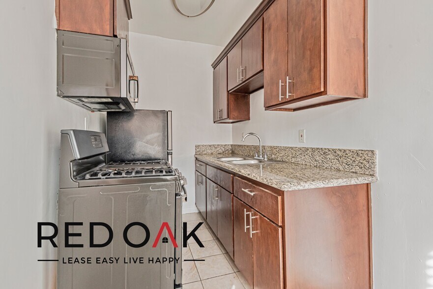 Building Photo - 1616 Normandie Ave