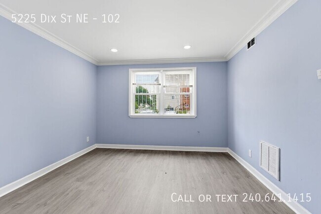 Building Photo - 5225 Dix St NE