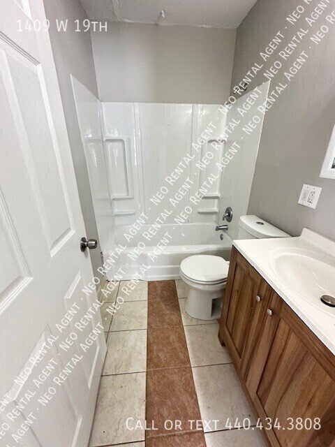 Building Photo - 1409 W 19th St