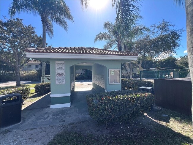 Building Photo - 1660 SE 29th St