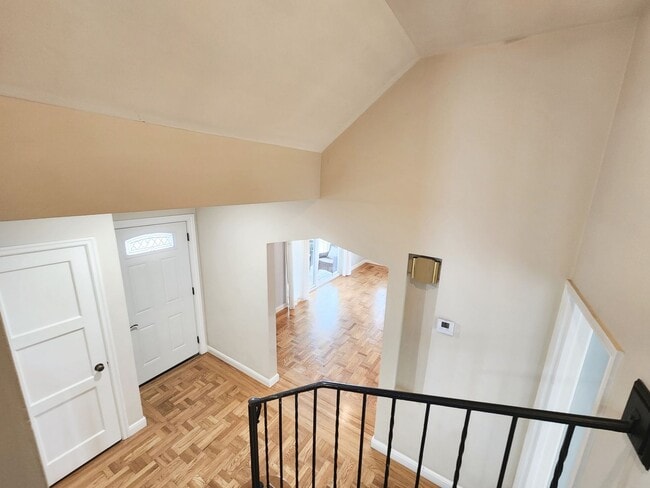 Building Photo - Two bed house in San Mateo