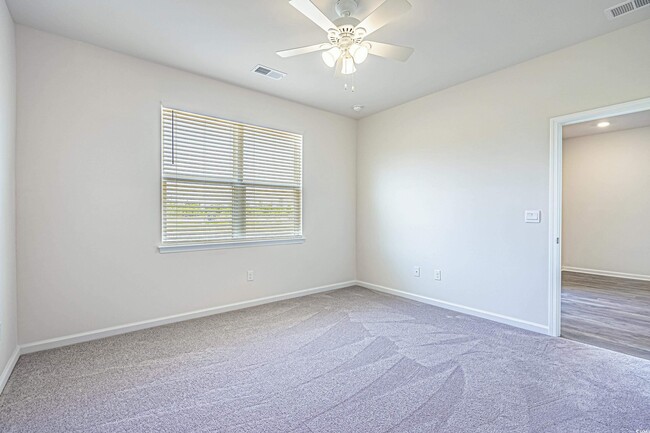 Building Photo - 3520 Bells Lk Cir