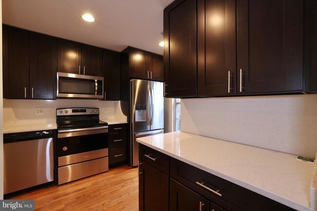 Building Photo - 935 S Rolfe St