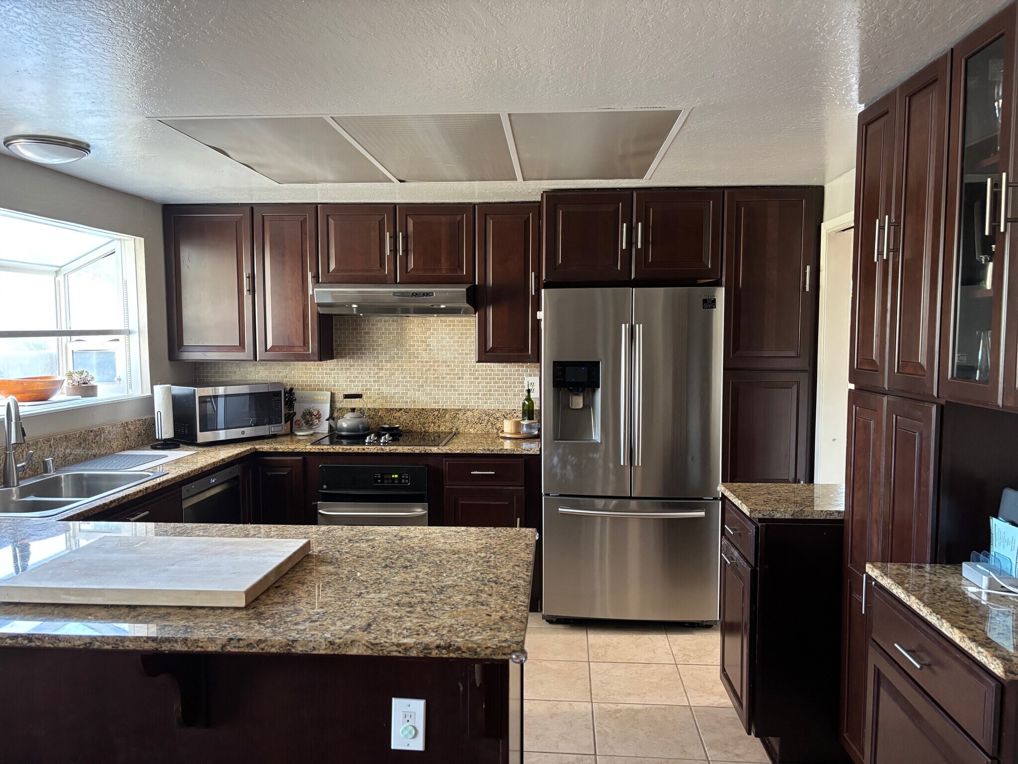 Building Photo - 3156 Christopher Way