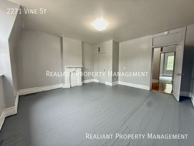 Building Photo - 2271 Vine St