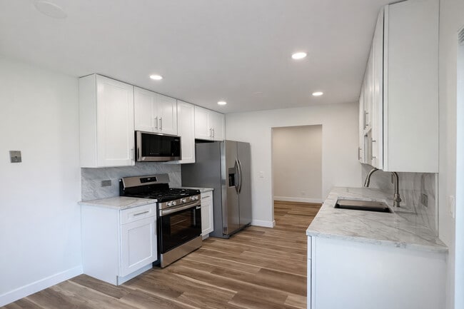 Building Photo - 52 Stanton Ct