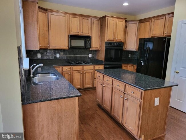 Building Photo - 6161 Popes Creek Pl