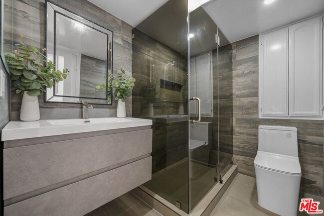 Building Photo - 3453 Green Vista Dr