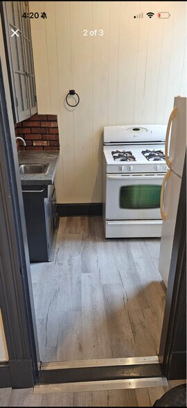 Building Photo - 243 Main St