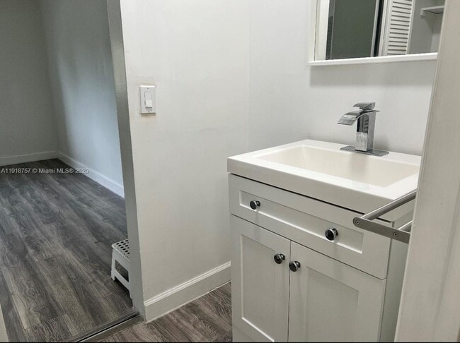 Building Photo - 421 NW 109th Ave