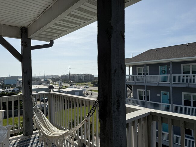 Building Photo - 108 Pelican Dr