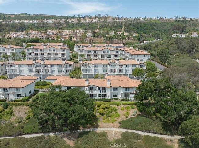 Building Photo - 30902 Club House Dr