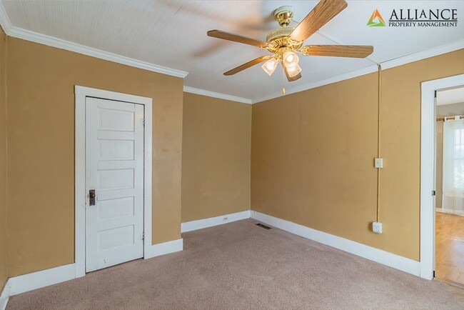 Building Photo - Detached Two Stall Garage!