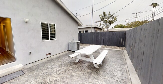 Building Photo - 5578 Mary Ln Dr