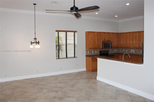 Building Photo - 1342 Crossbill Ct