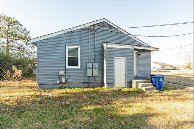 Building Photo - 2250-2252 Onslow Drive