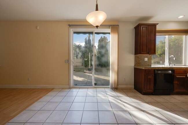 Building Photo - 9538 Fox Wind Ct