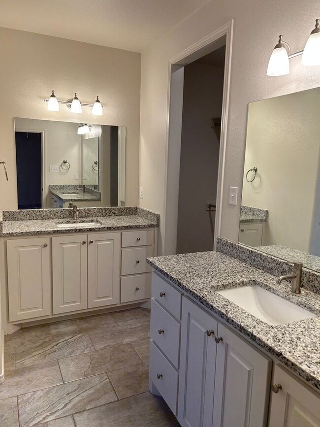 Building Photo - 9603 Iola Ave