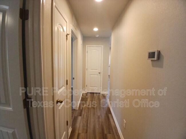 Building Photo - 7610 Rustler Ln