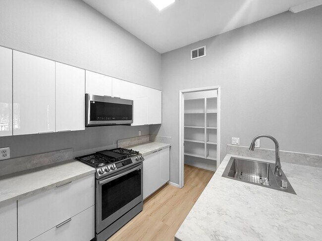 Building Photo - Beautiful 1B/1BA Apartment in Scripps Ranc...