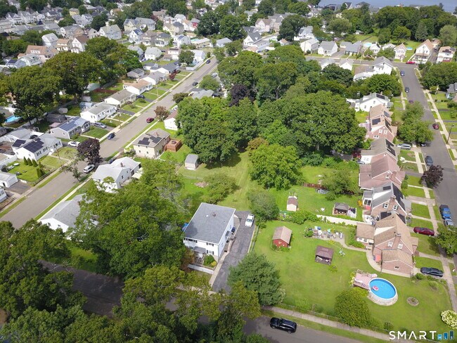 Building Photo - 219 3rd Ave