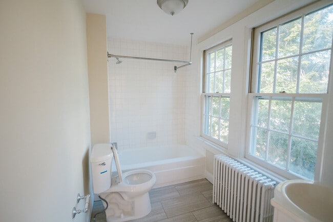 Building Photo - 319 Radcliffe St