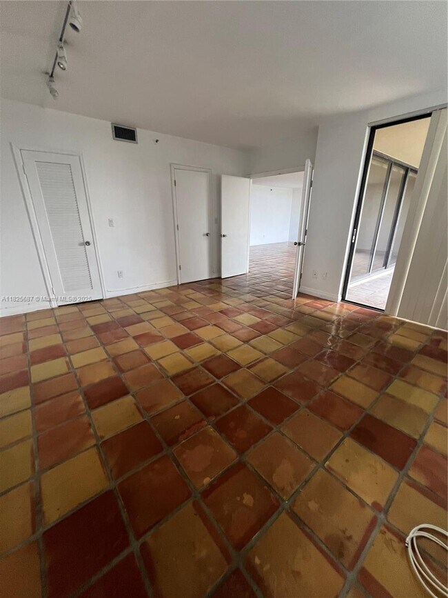 Building Photo - 11113 Biscayne Blvd