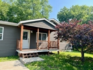 Building Photo - 215 Dee St