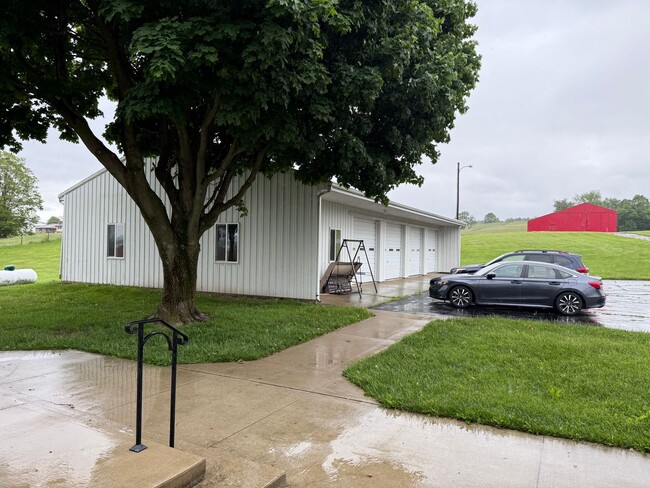 Building Photo - 3 Bedroom, 2 Bathroom House for Rent